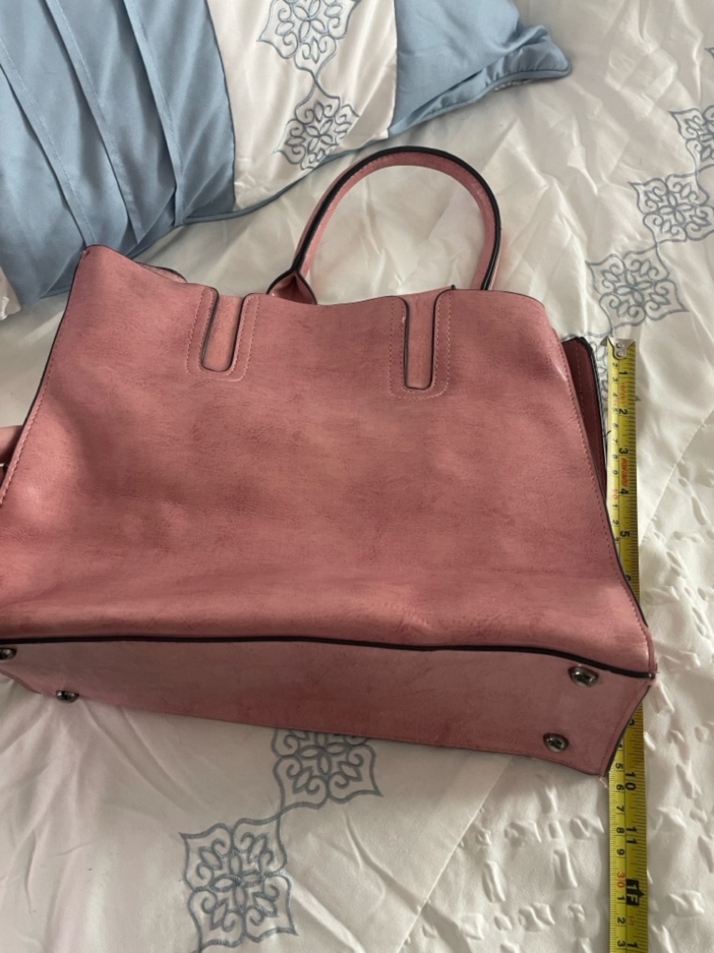 Women’s Pink Crossbody Tote Bag - Versatile Everyday Carry - Picture 5 of 6